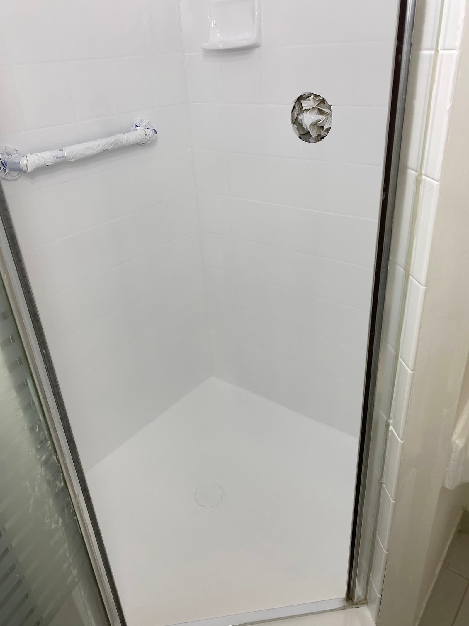 A1+ Bathtub & Tiles Refinishing photo 5