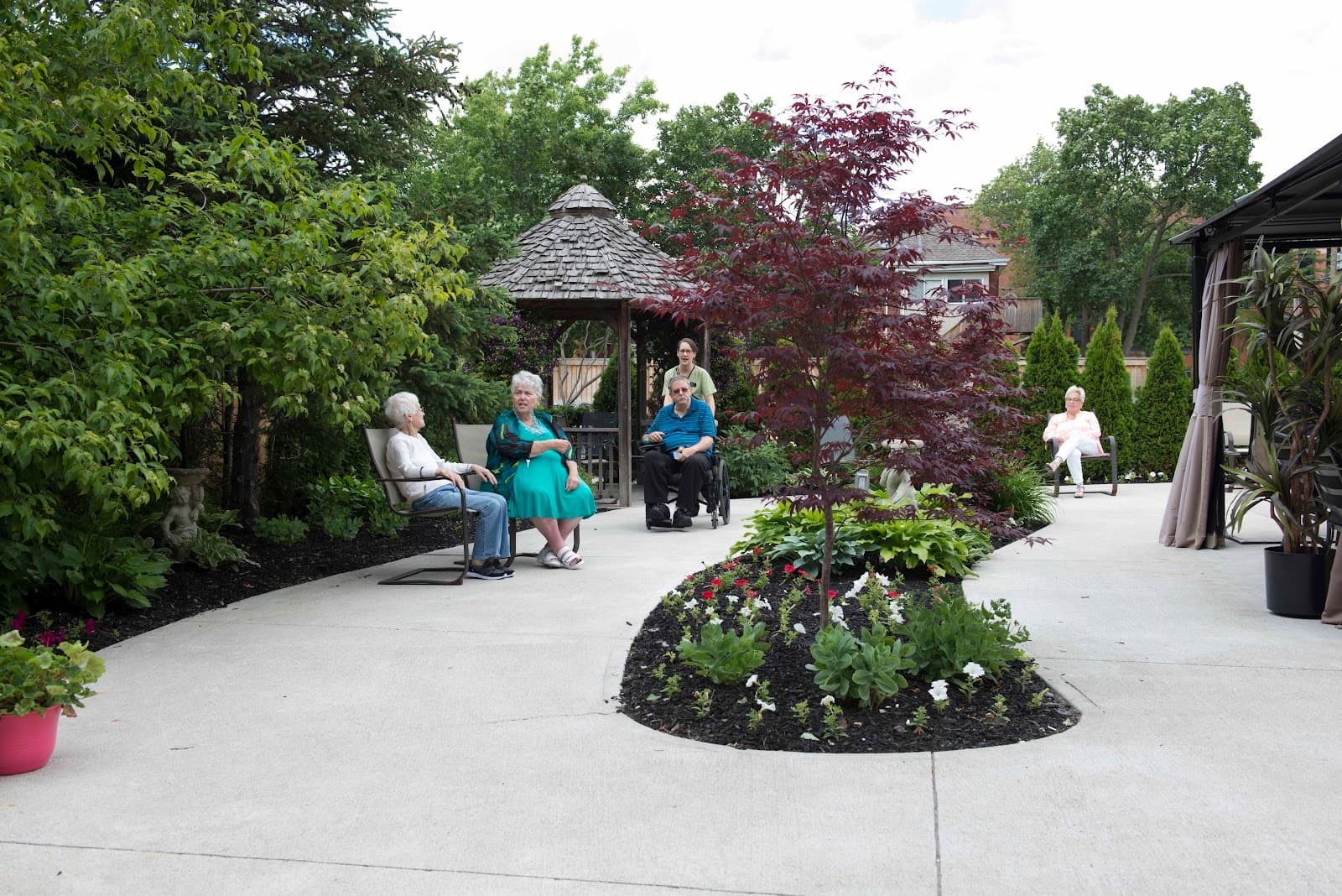 Aberdeen Gardens Retirement Residence photo 1 of 4