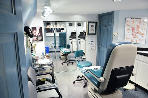 ACADEMY FOOT AND ORTHOTIC CLINICS photo 3