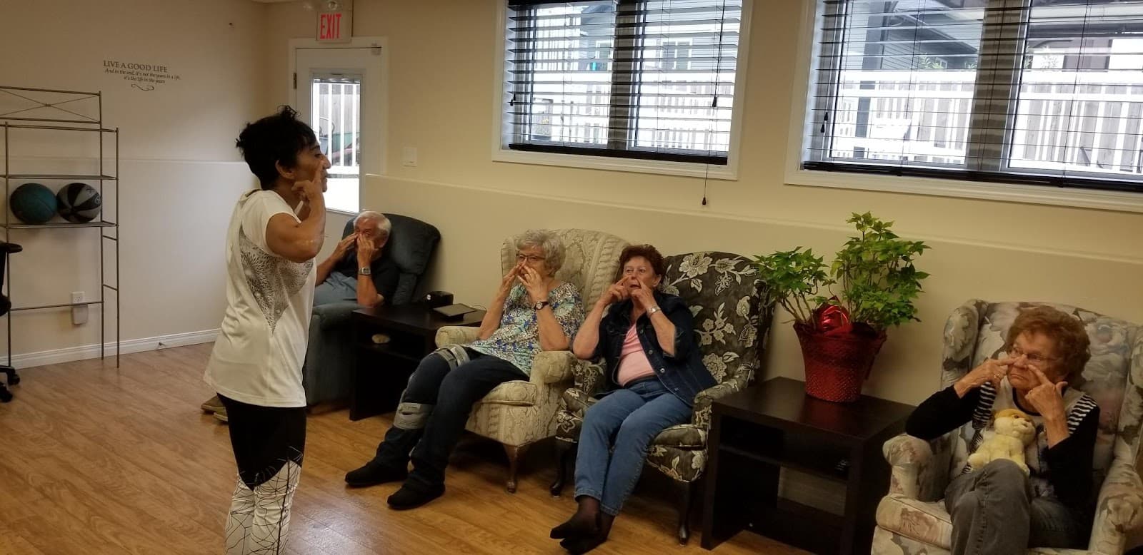 Applewood Manor - Personal Care Home photo 1