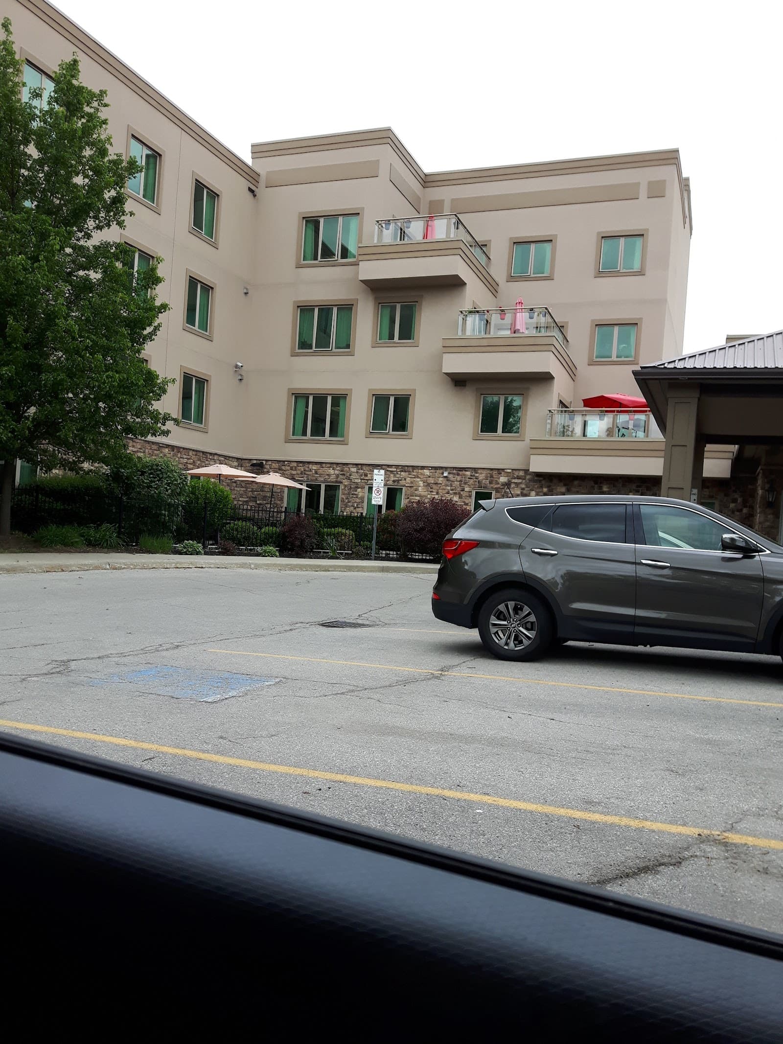 Arbour Creek Care Centre photo 3