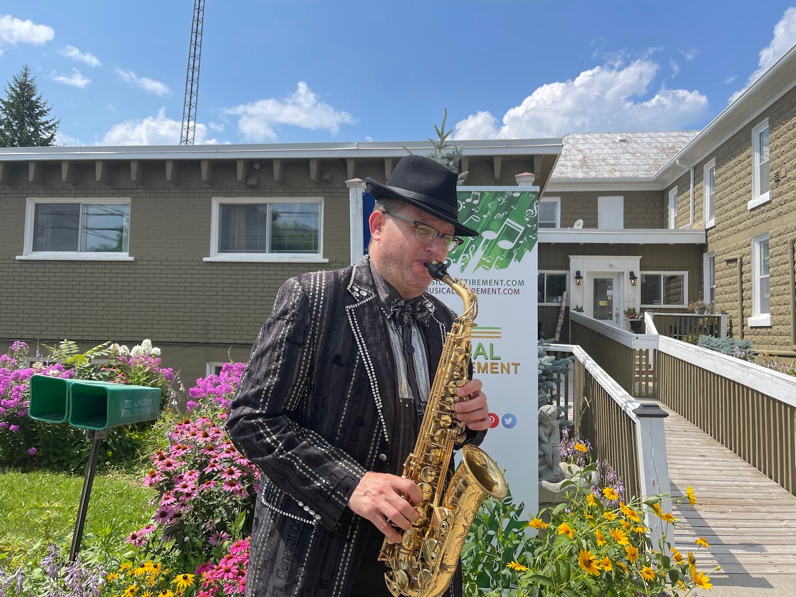 Assisted Living For Seniors / Mental Health in Seeley’s Bay, Ontario | Musical Retirement Home photo 1 of 4