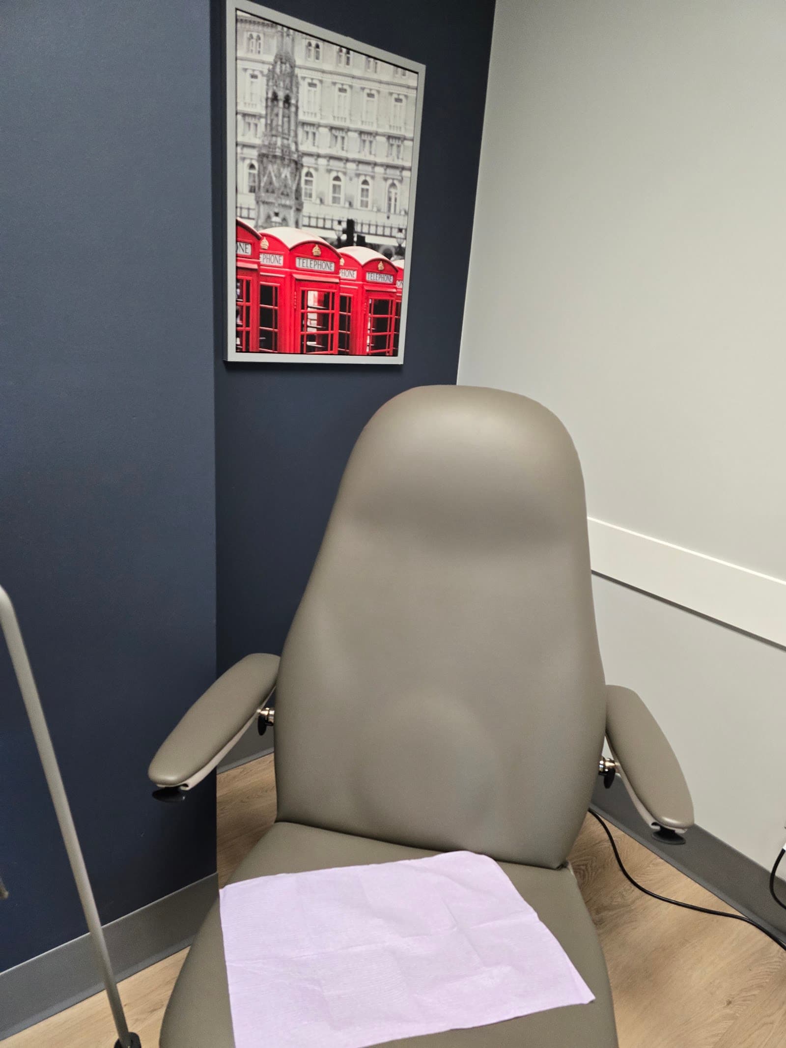 Aurora Foot and Ankle Clinic, podiatry & foot care in Langley Township, photo 3