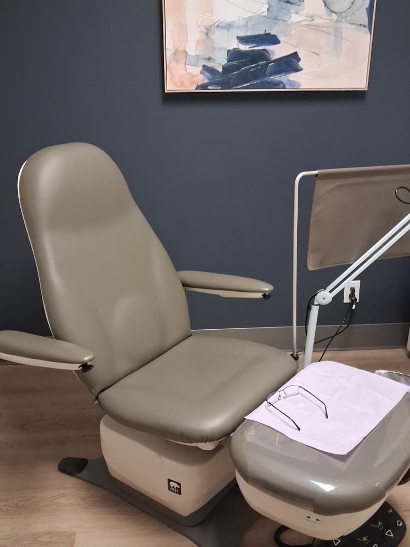 Aurora Foot and Ankle Clinic, podiatry & foot care in Langley Township, photo 4
