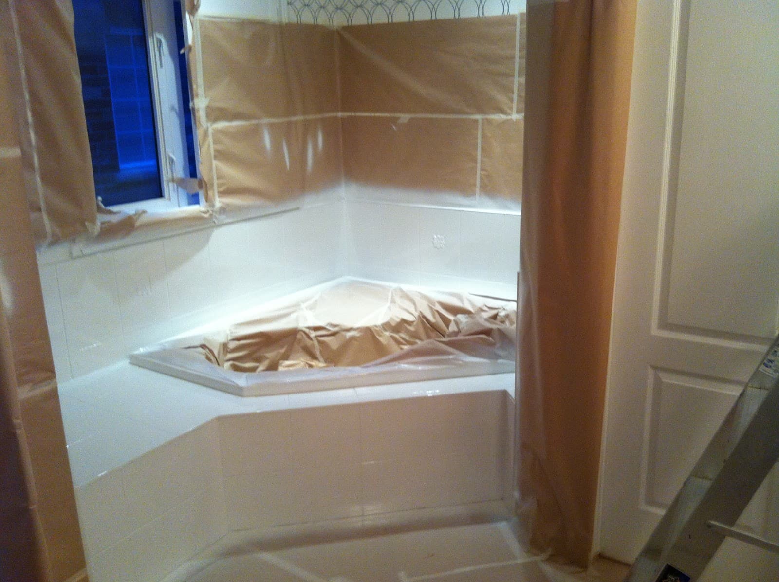 Bathtub Makeover photo 3