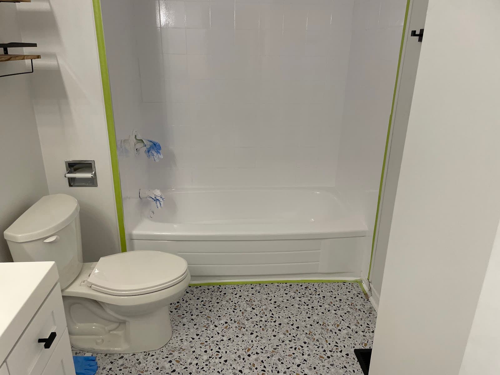 Bathtub Reglazing Pros photo 2