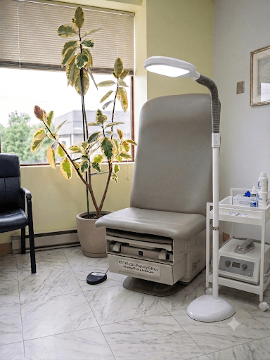 Becky & Co. Medical Foot Care, podiatry & foot care in Ottawa, photo 2