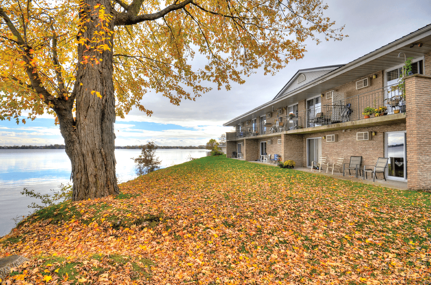 Birchmere Retirement Residence photo 1 of 4