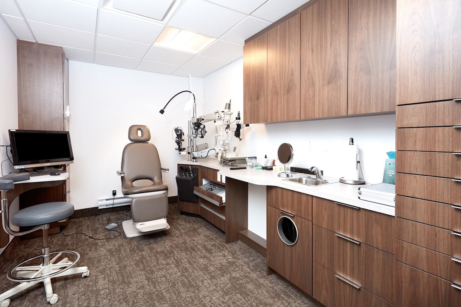 Bonavista Eyecare Clinic photo 1