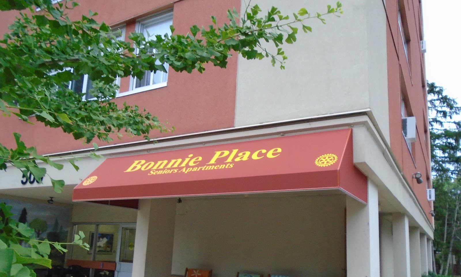 Bonnie Place photo 3