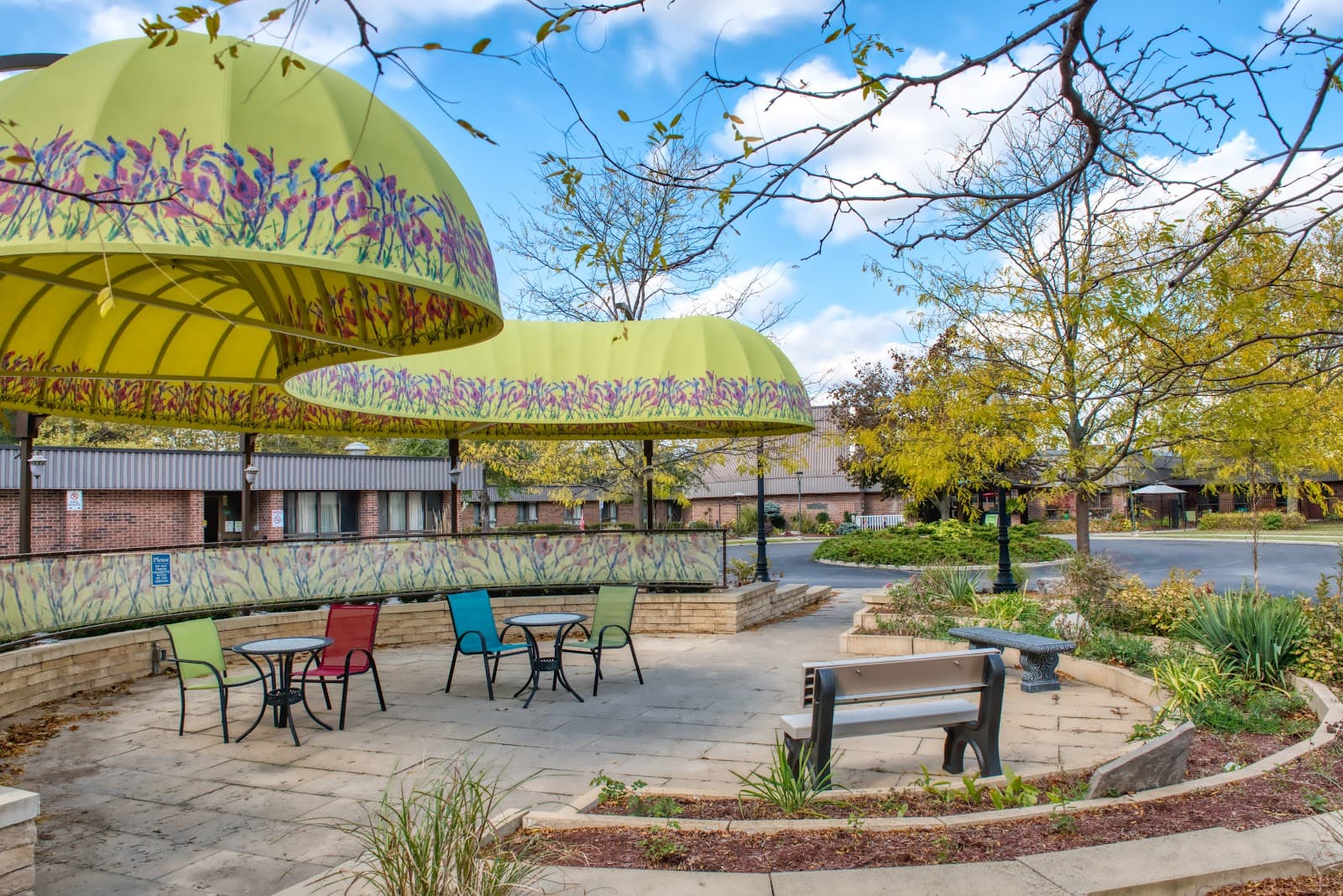 Brierwood Gardens Retirement Residence photo 1 of 4