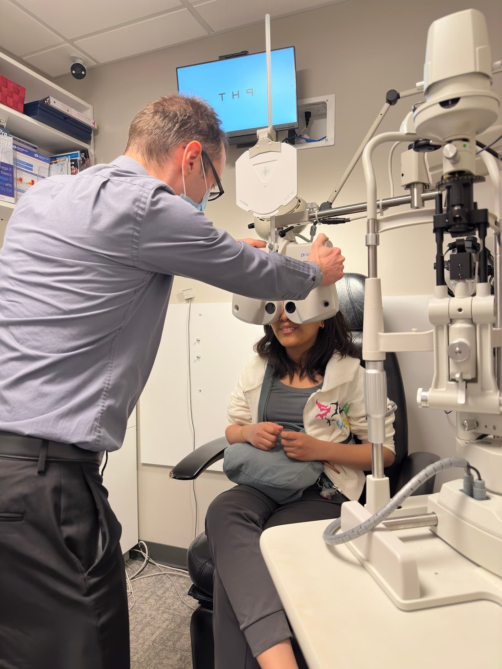 Calgary Eye Clinics - Southcentre Eye Clinic photo 4