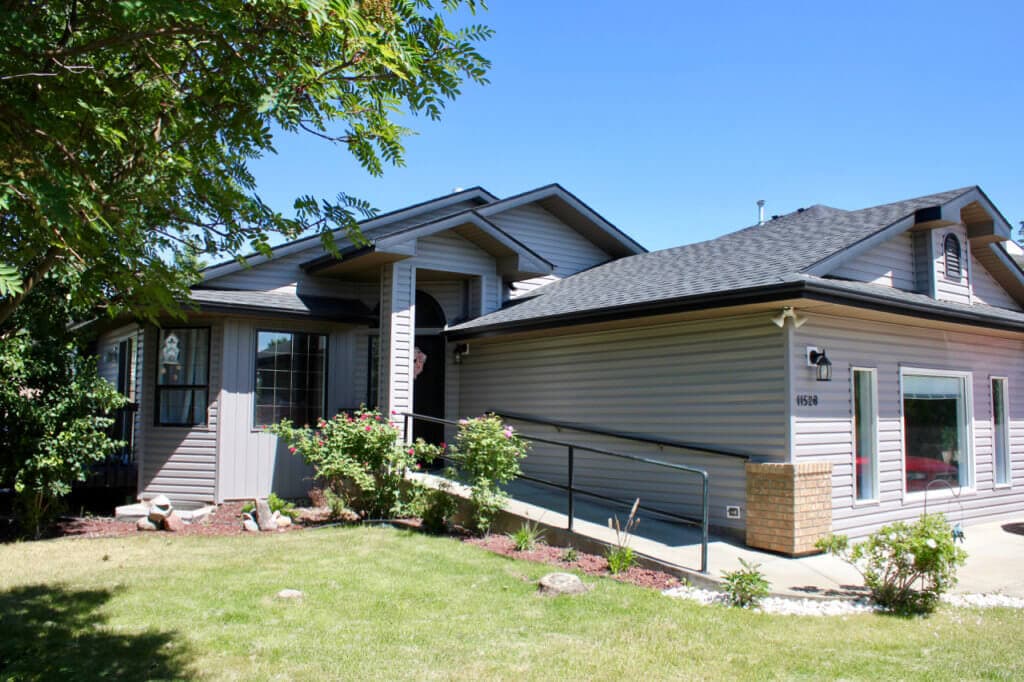 Care Cottages - Long-term care home in Edmonton photo 1 of 4