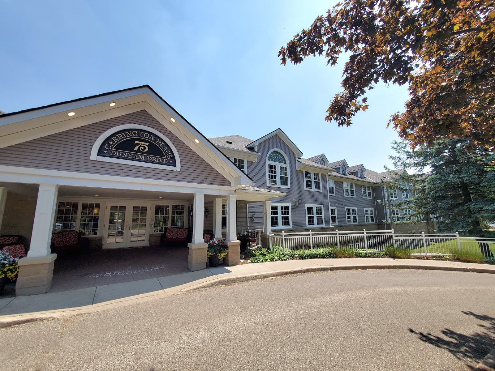Carrington Place Retirement Residence photo 2