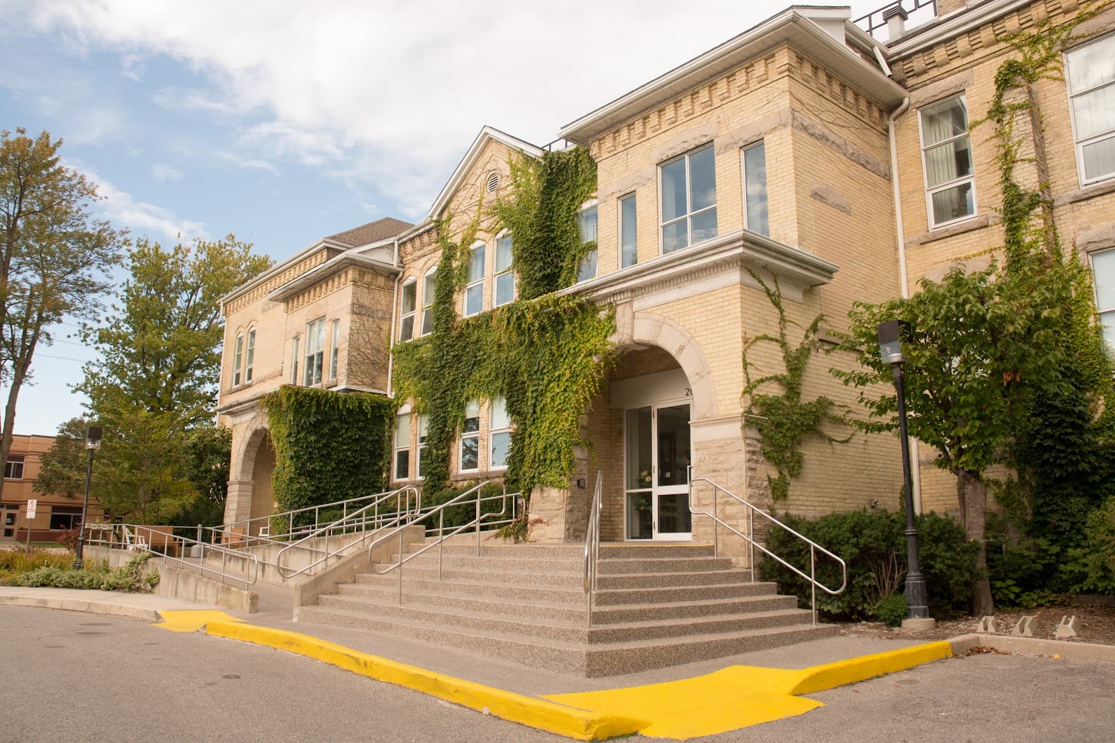 Cedarcroft Place Retirement Residence, retirement home in Stratford