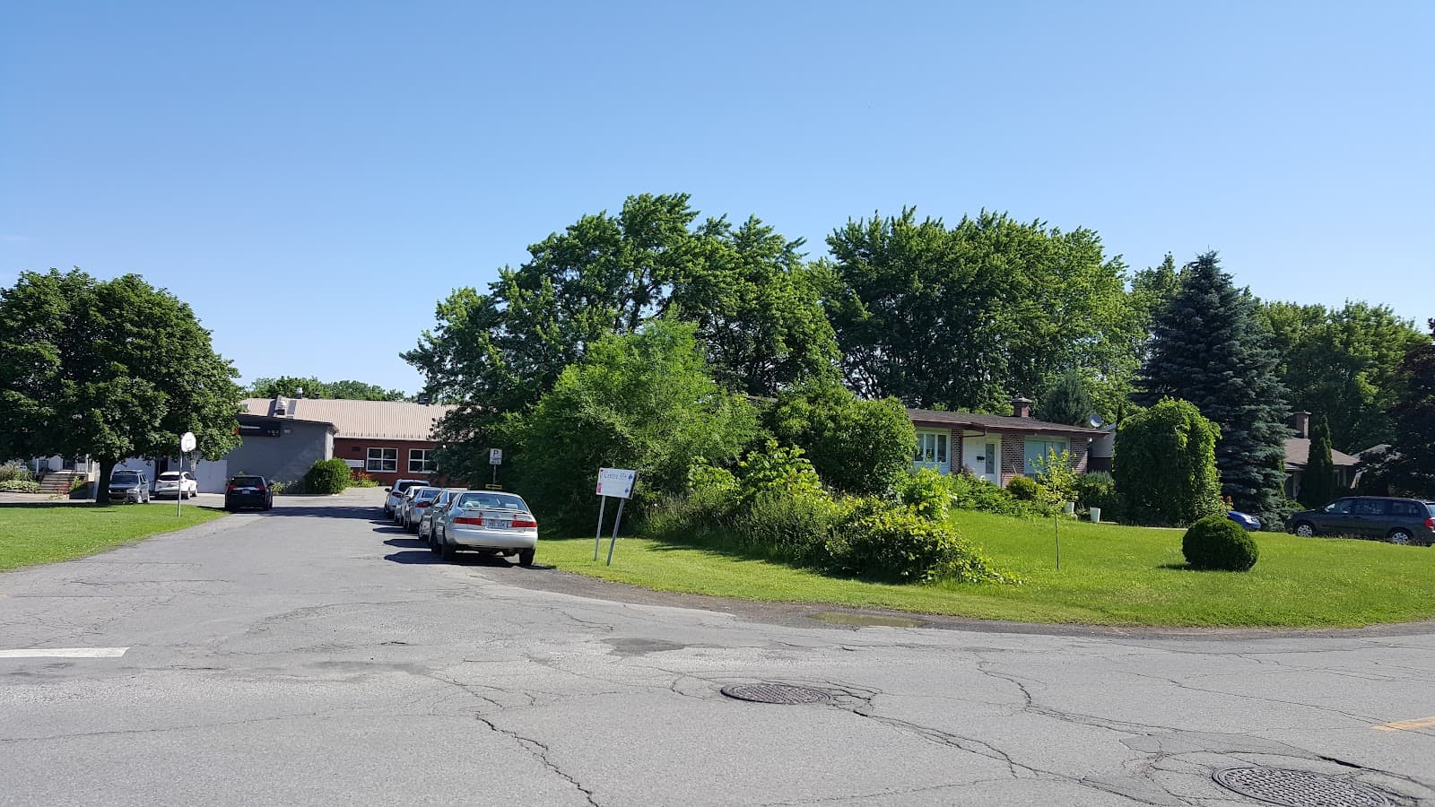 Centre 55 Plus de Châteauguay photo 1 of 4