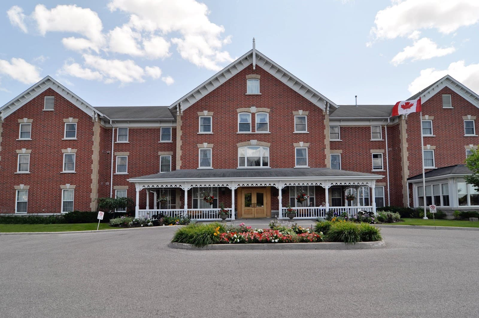 Champlain Manor Retirement Residence photo 1 of 4