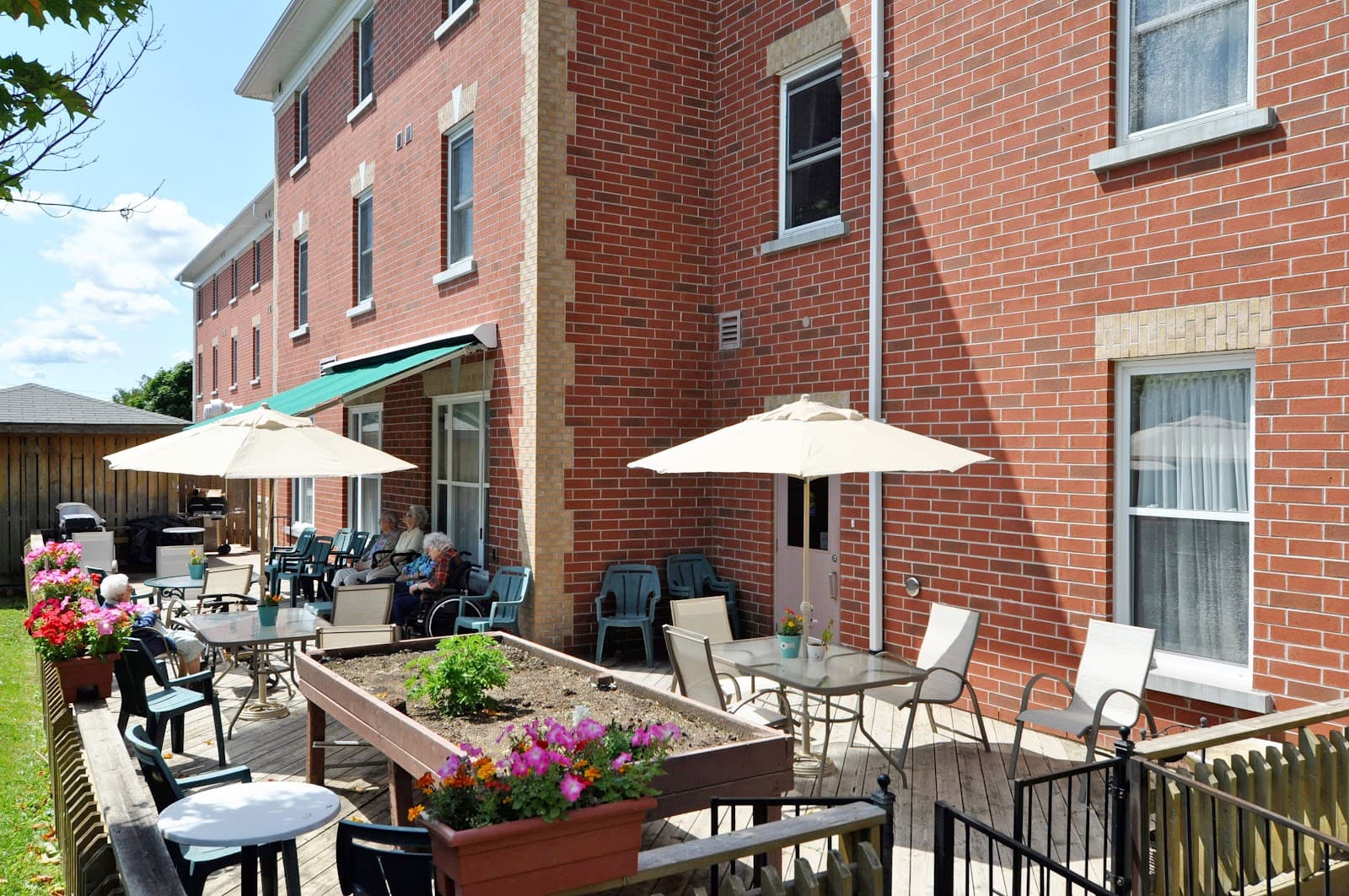 Champlain Manor Retirement Residence photo 1