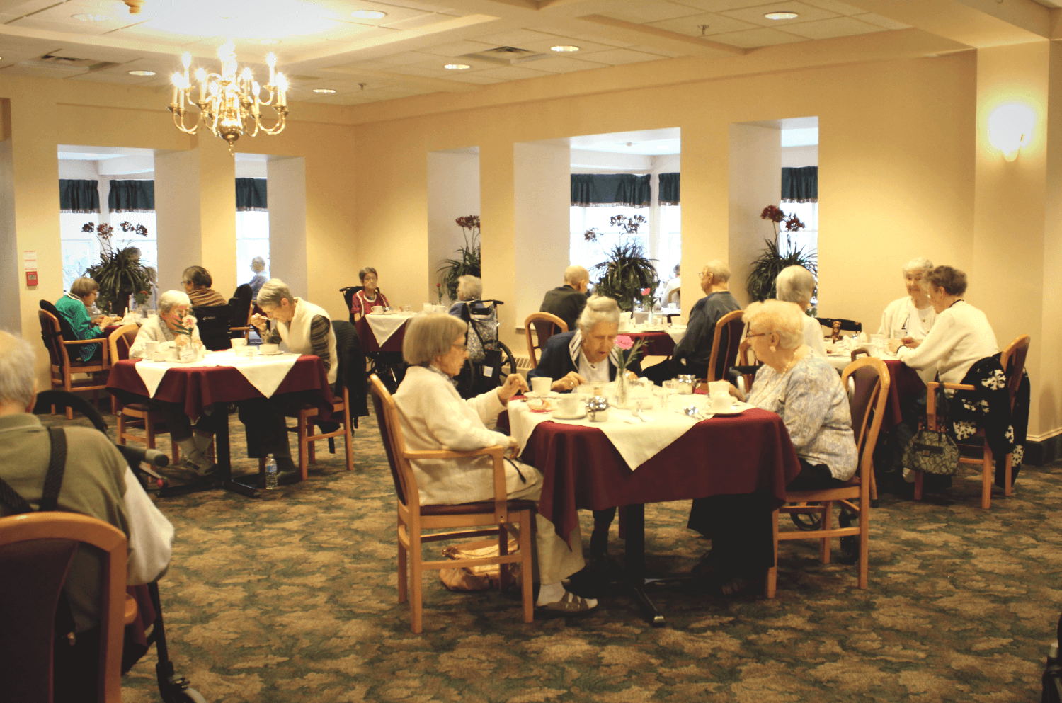 Champlain Manor Retirement Residence photo 3