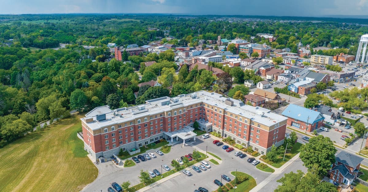 Chartwell Bowmanville Creek Retirement Residence photo 2