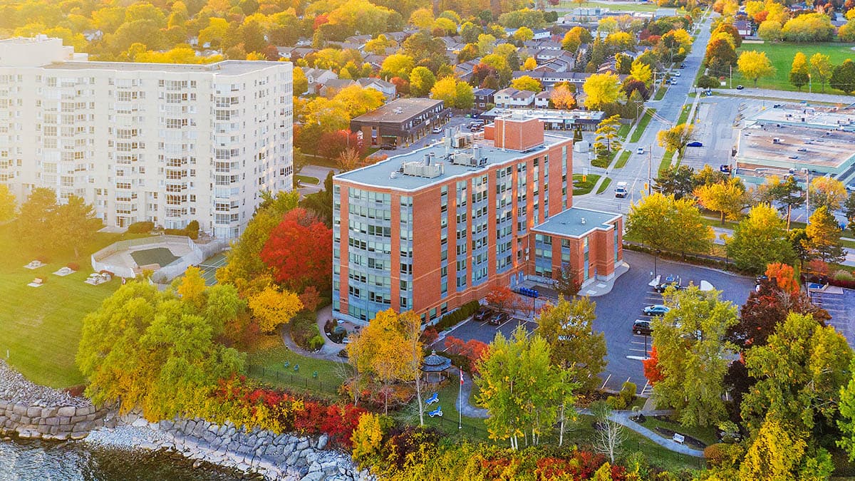 Chartwell Lakeshore Retirement Residence photo 3