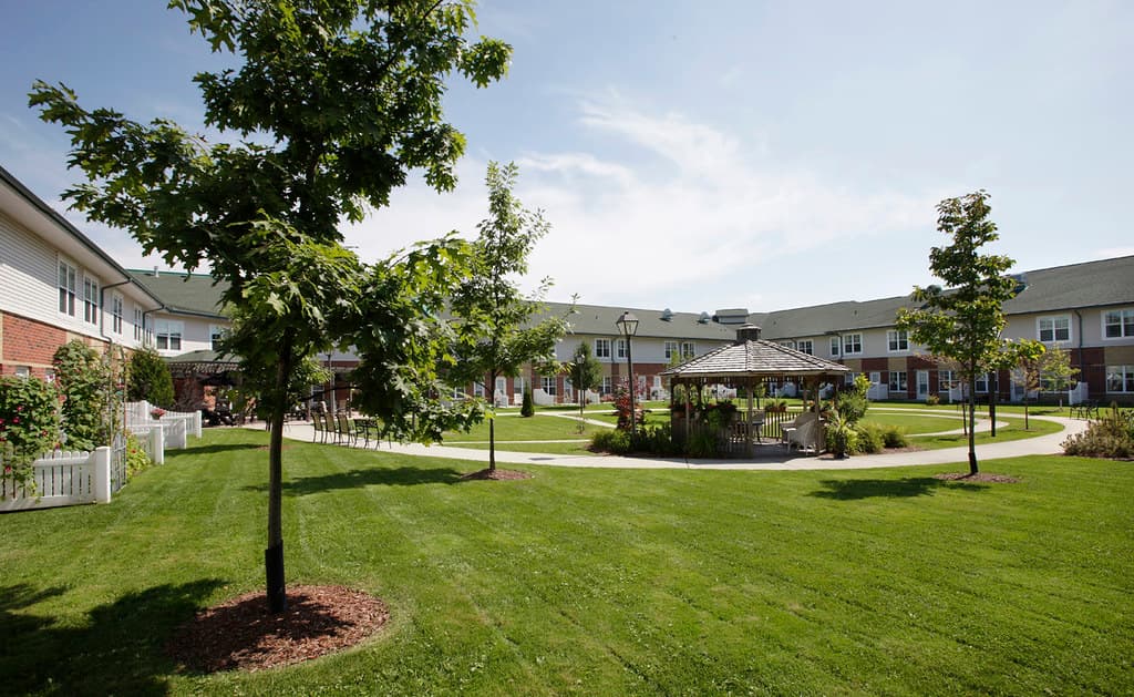 Chartwell Longworth Retirement Community photo 1 of 4