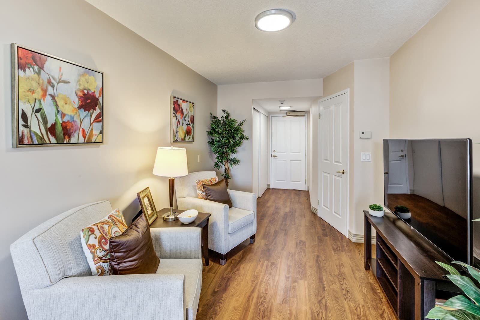 Chartwell Queen's Square Retirement Residence photo 3