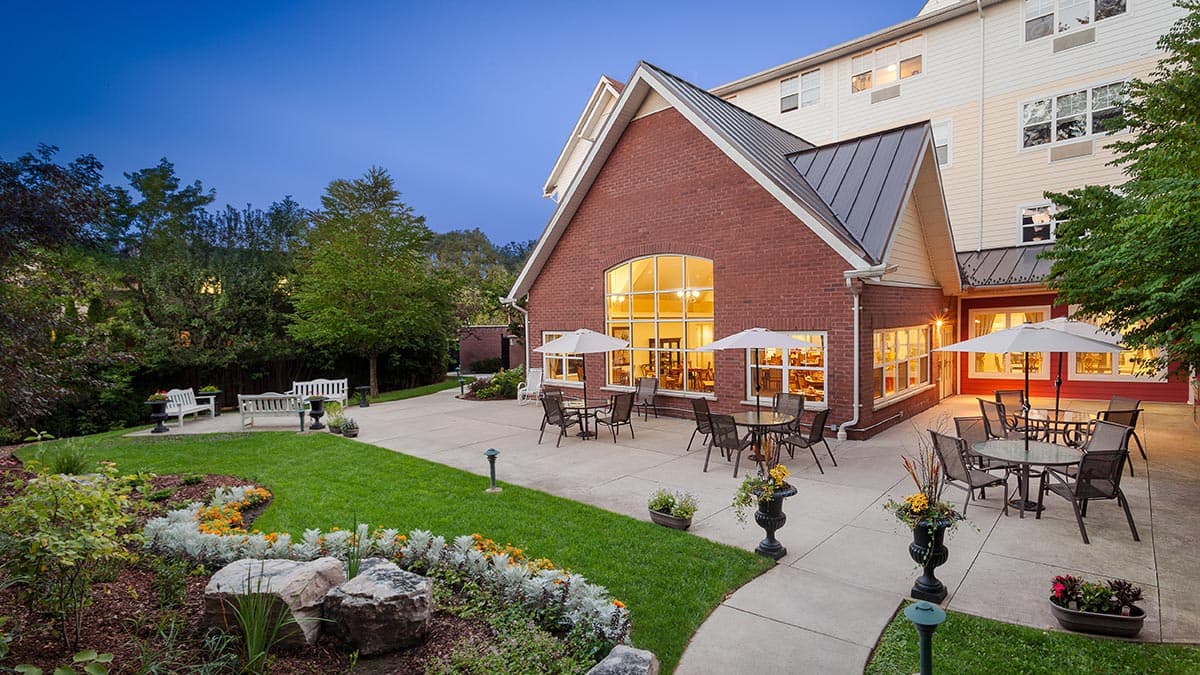 Chartwell Regency Retirement Residence photo 2