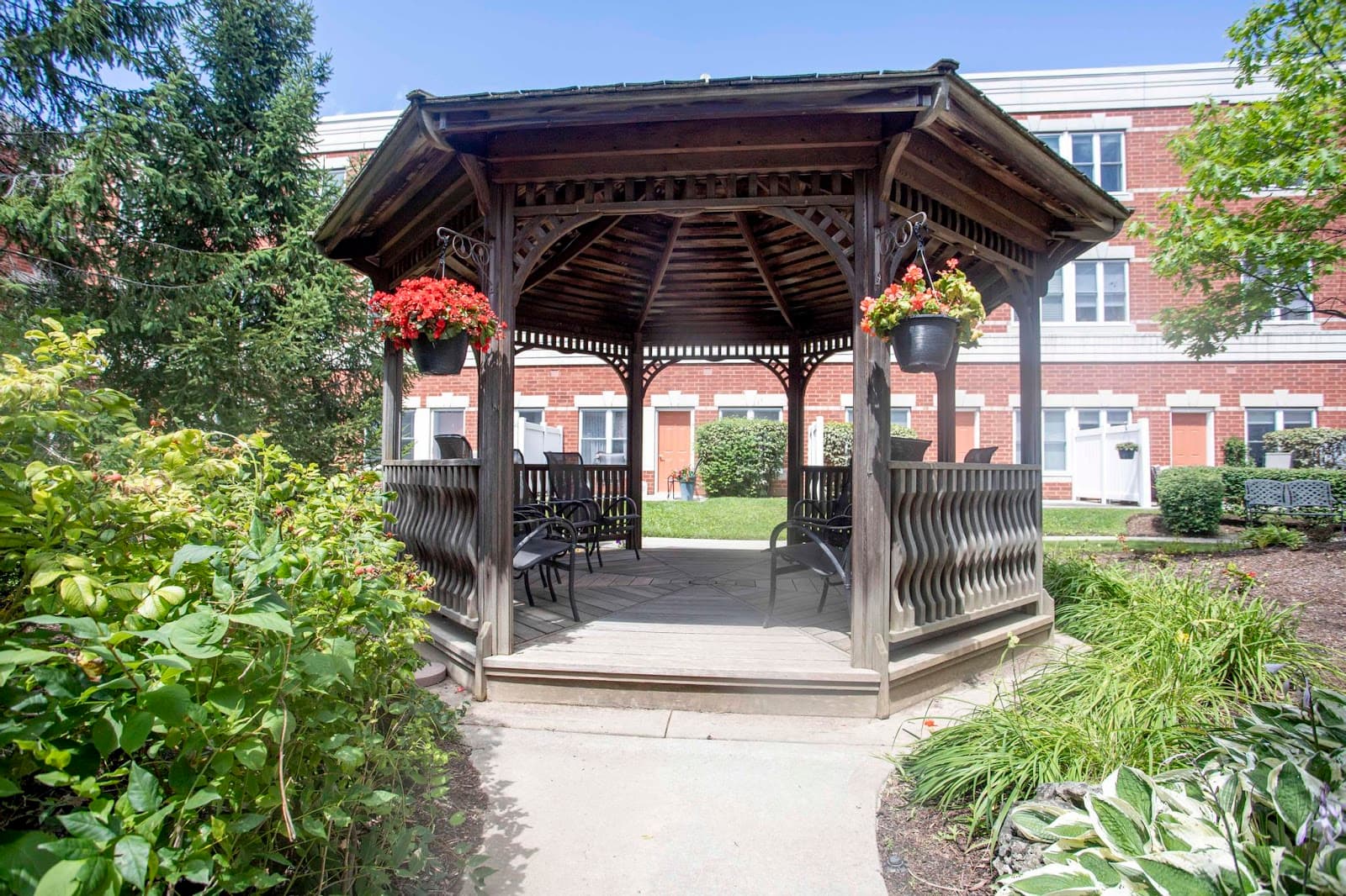 Chartwell Richmond Woods Retirement Community photo 1 of 2