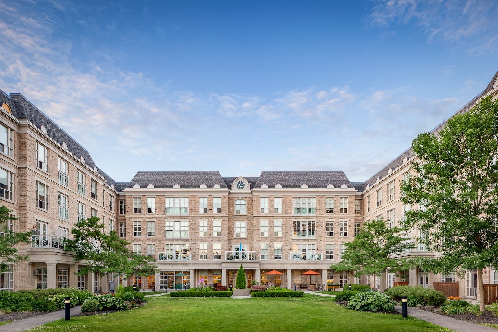 Chartwell Robert Speck Retirement Residence photo 1 of 4