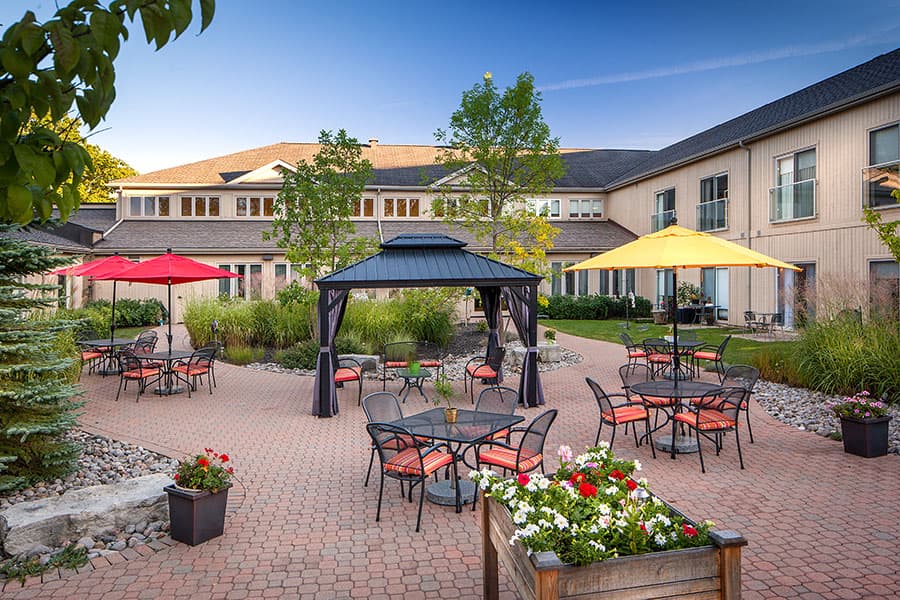 Chartwell Whispering Pines Retirement Residence
