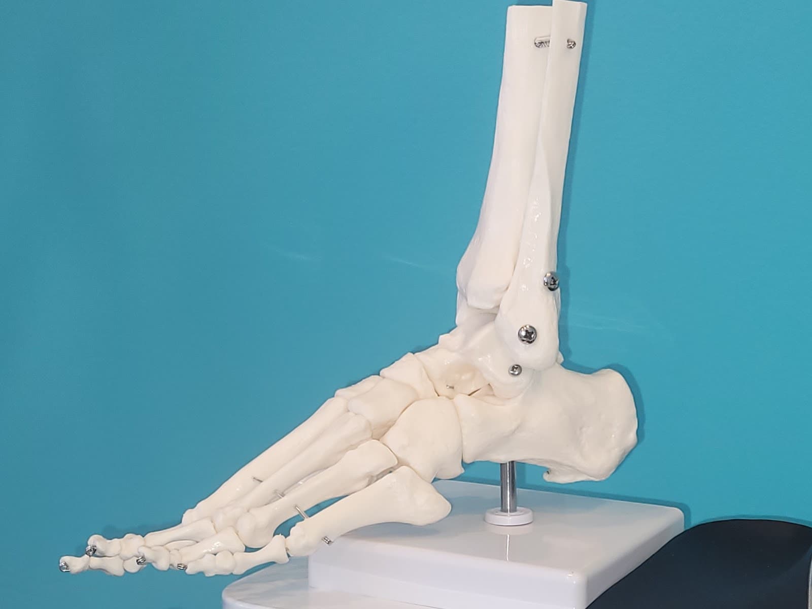 Clinique Podiatrique Décarie / Décarie Podiatry Clinic, Dr. David Youdim, podiatre/podiatrist photo 3