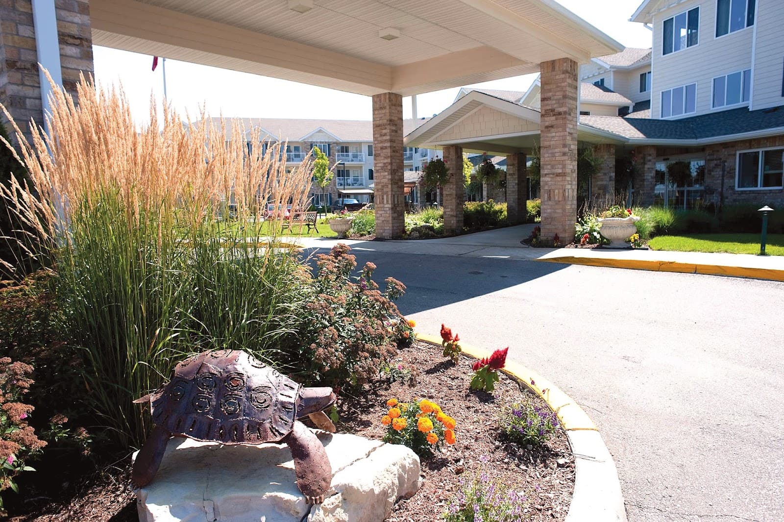 Court at Laurelwood Retirement Residence photo 3