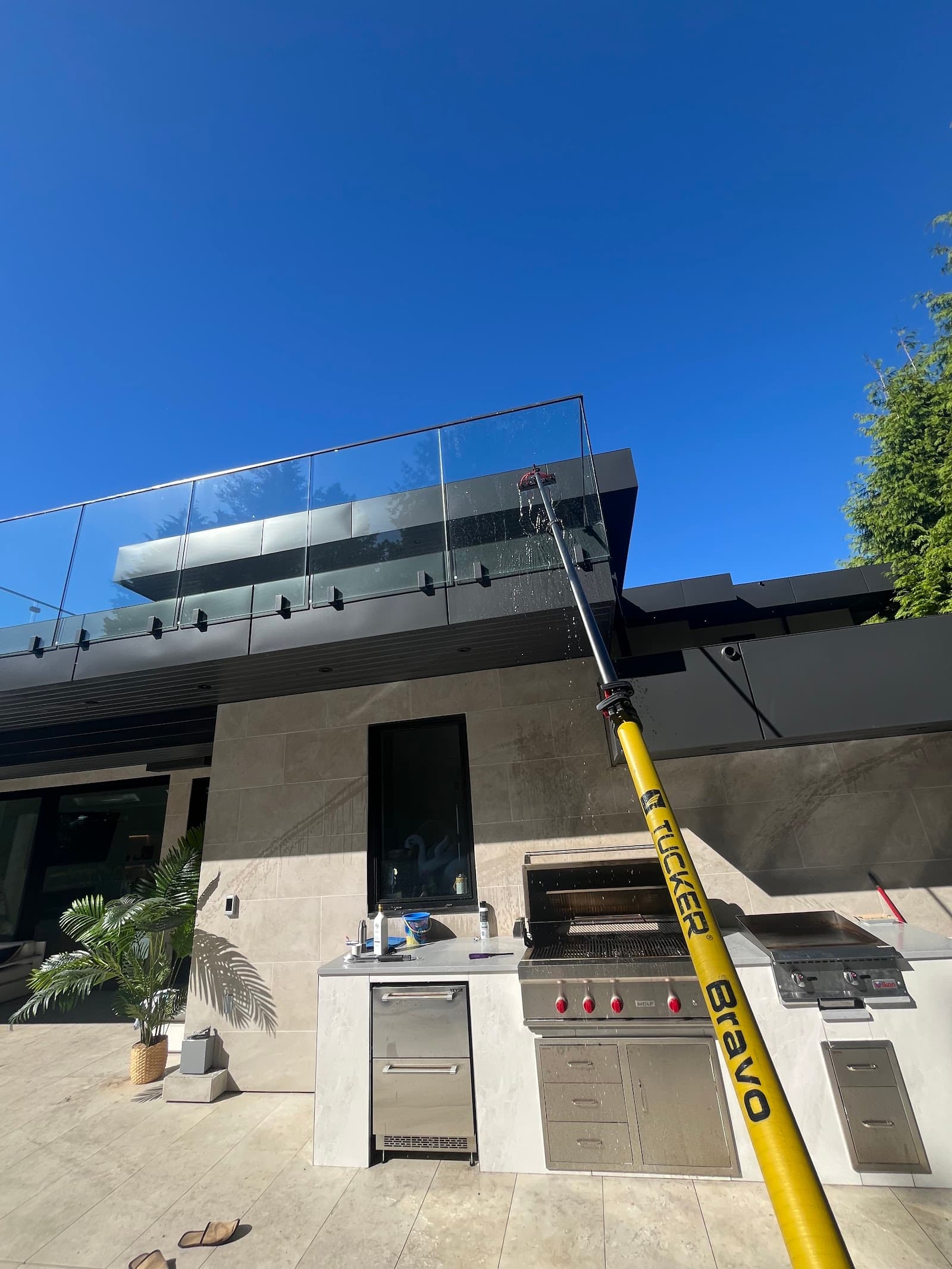 Crystal Clean Exterior, eavestrough cleaning in West Vancouver, photo 1 of 4