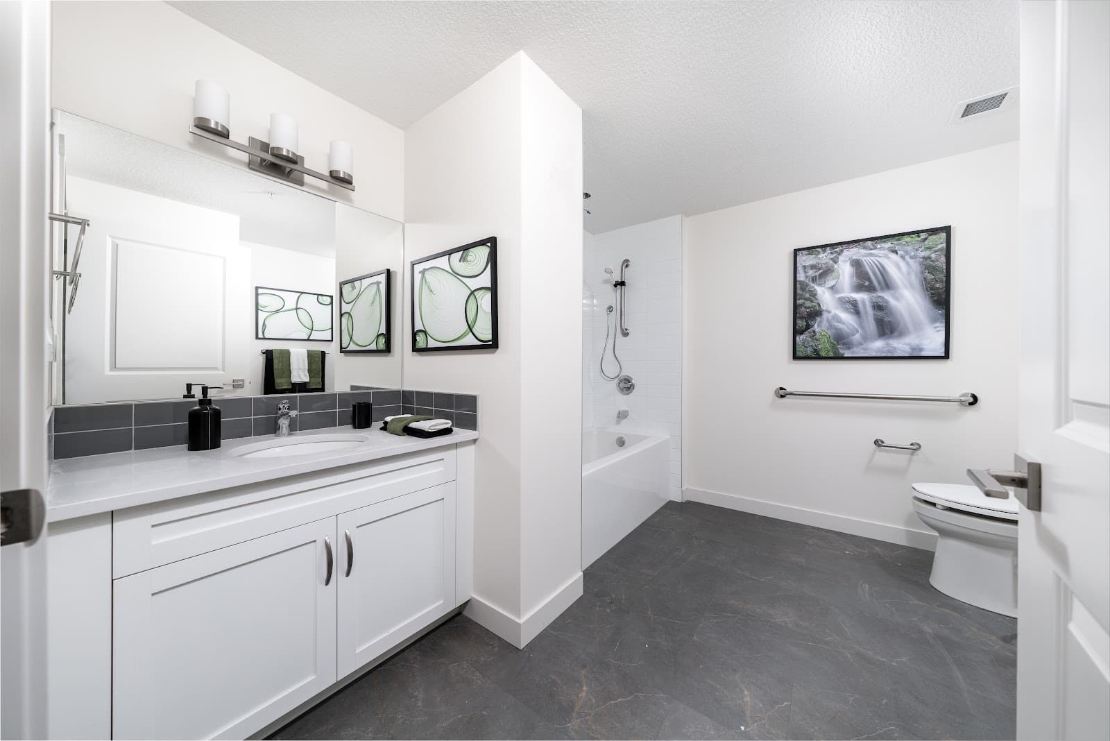 Currie Green – Assisted Living Community photo 1
