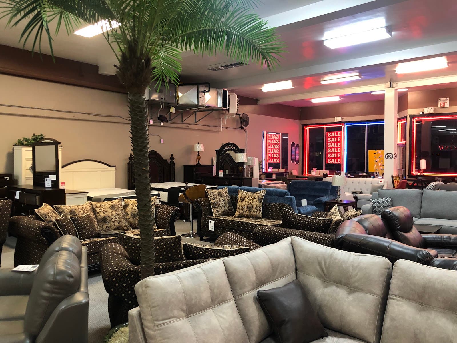 Decor Furniture & Mattress Gallery photo 1