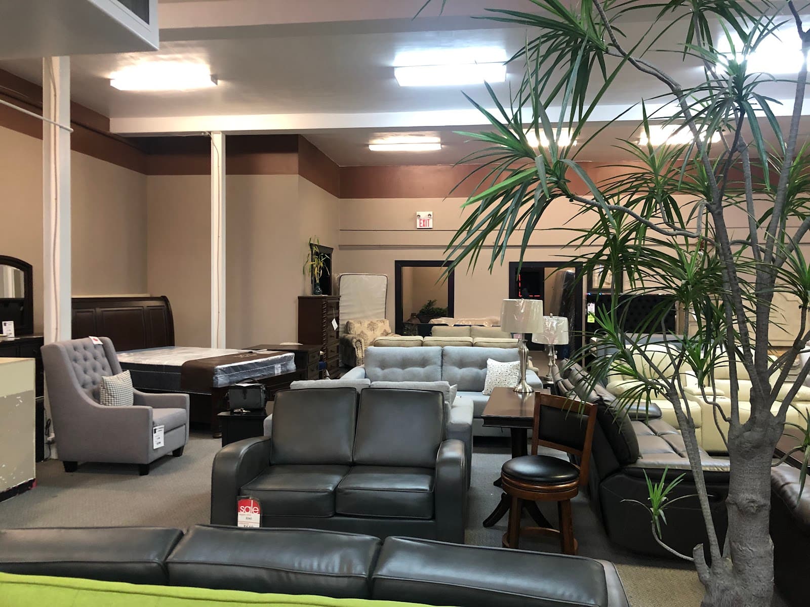 Decor Furniture & Mattress Gallery photo 3