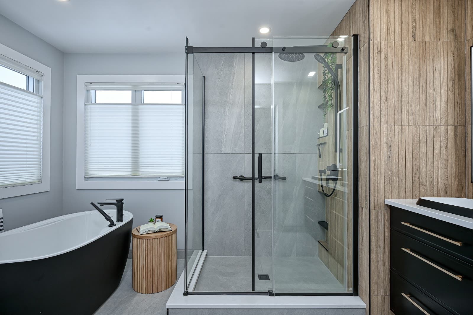 Distinctive Bathrooms & Kitchens photo 2