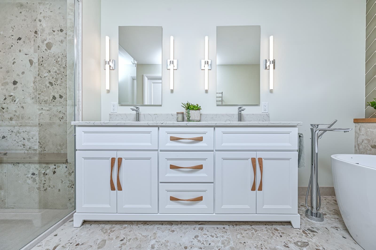 Distinctive Bathrooms & Kitchens photo 4