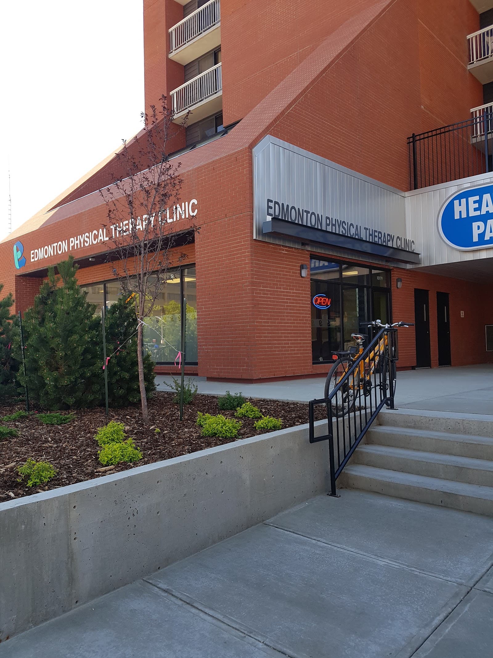 Edmonton Physical Therapy Clinic Ltd photo 1 of 4