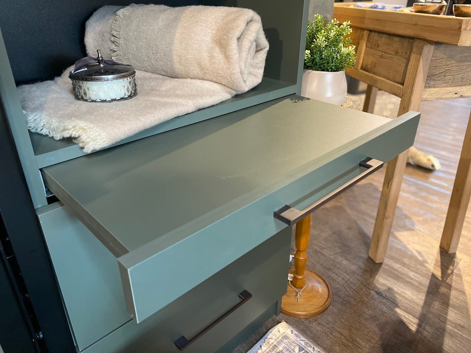 Embed Home Products Inc. | Murphy Bed