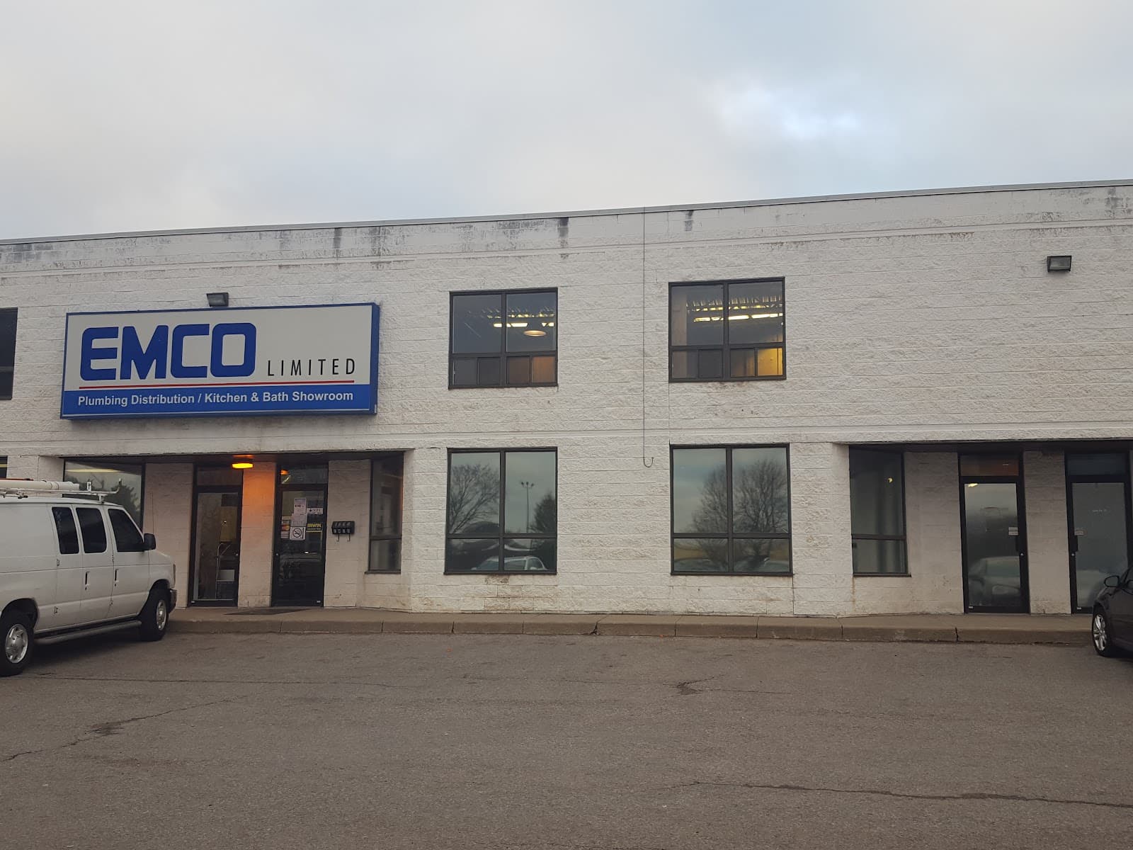 Emco Hamilton Mountain photo 2