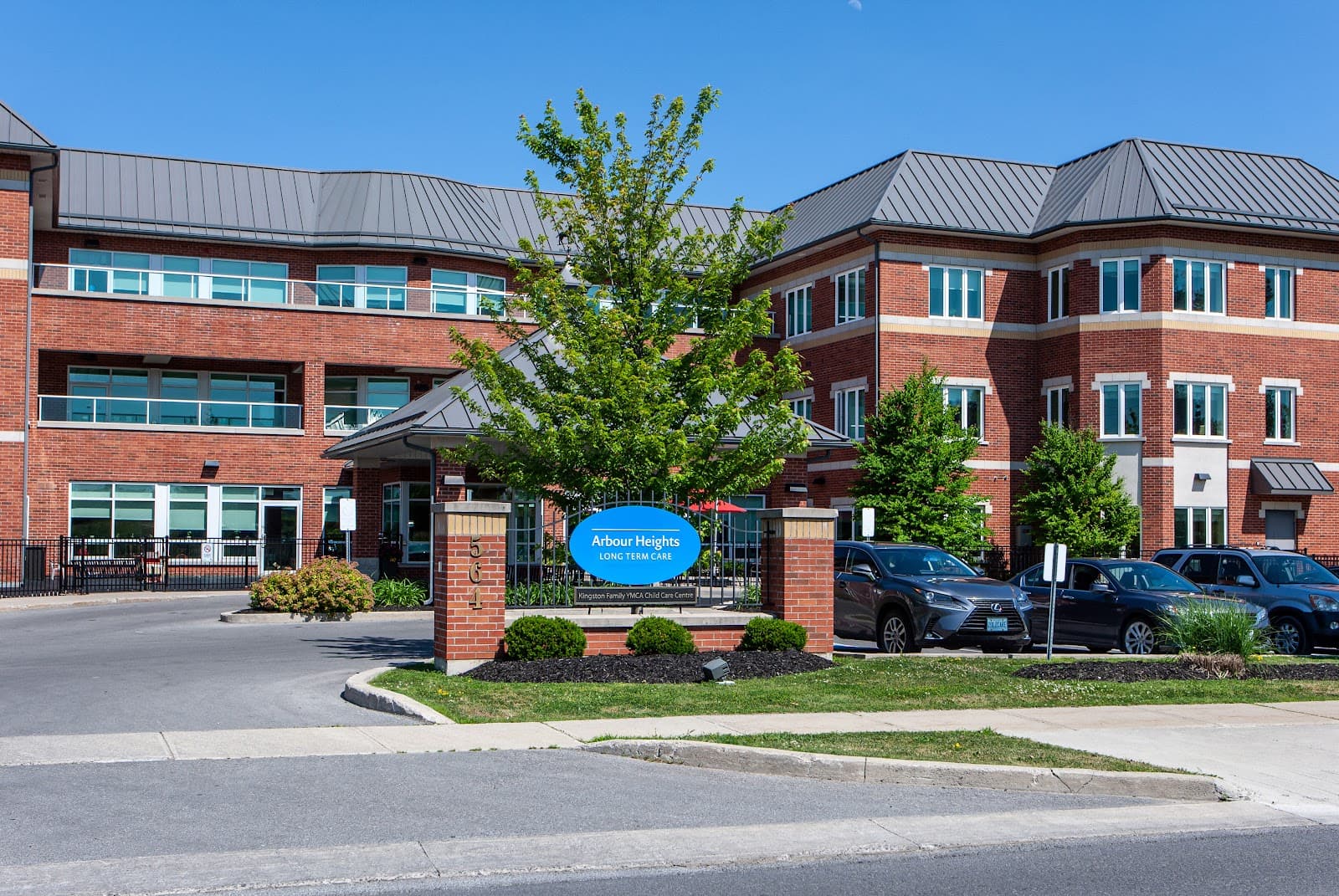 Extendicare Arbour Heights Long-Term Care Home photo 2