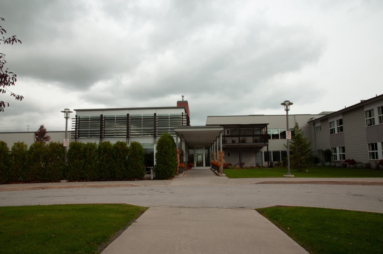 Extendicare Burloak photo 2