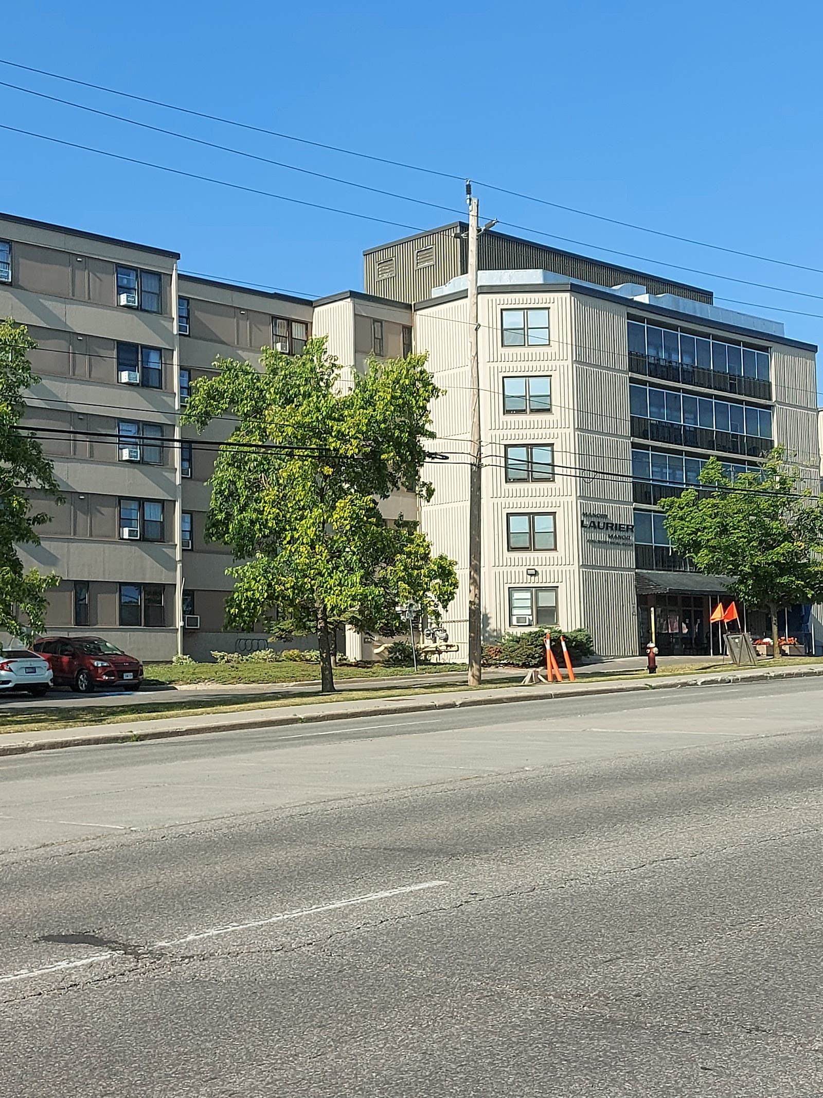 Extendicare - Laurier Manor photo 1