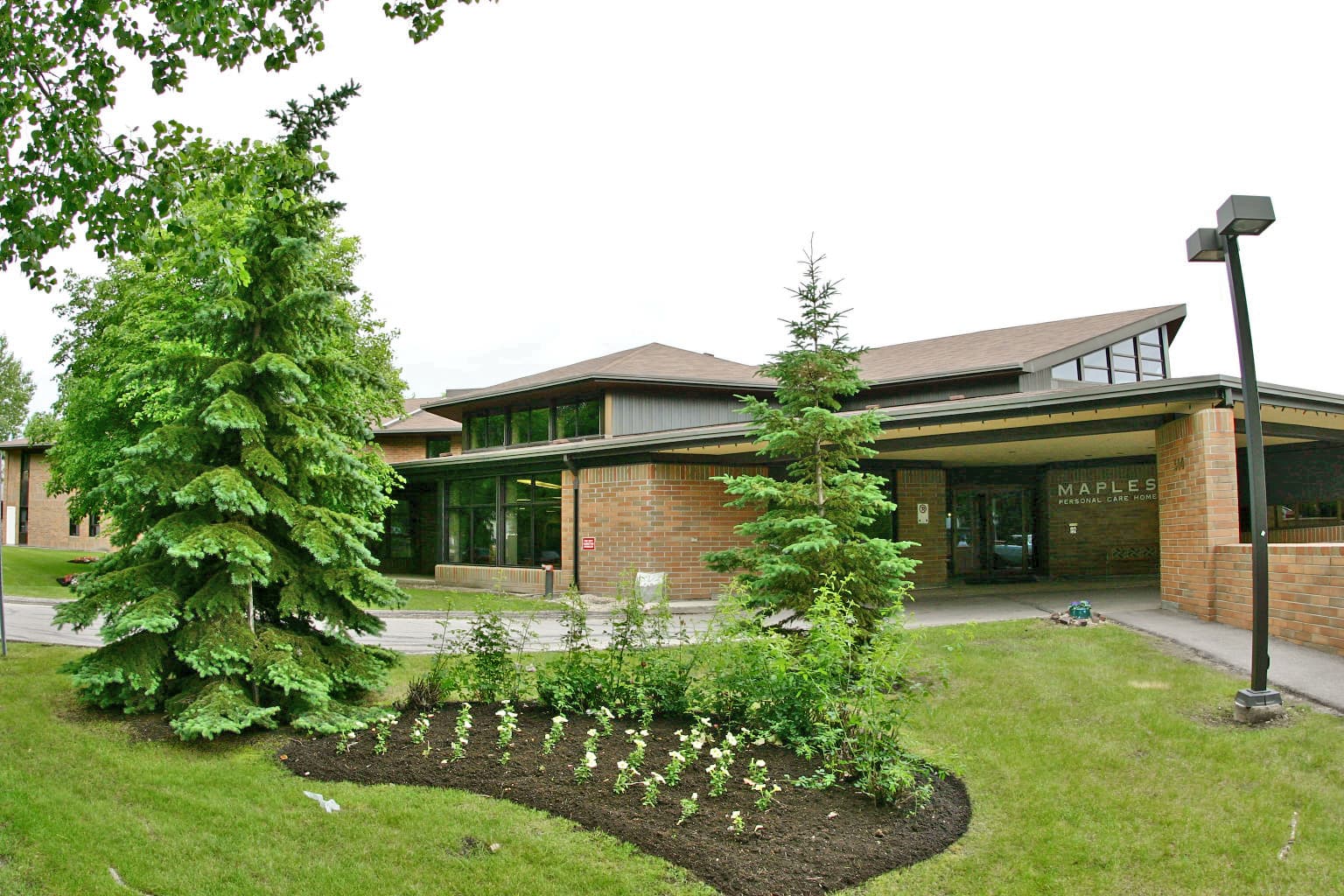 Extendicare Maples Long-Term Care Home photo 1 of 4
