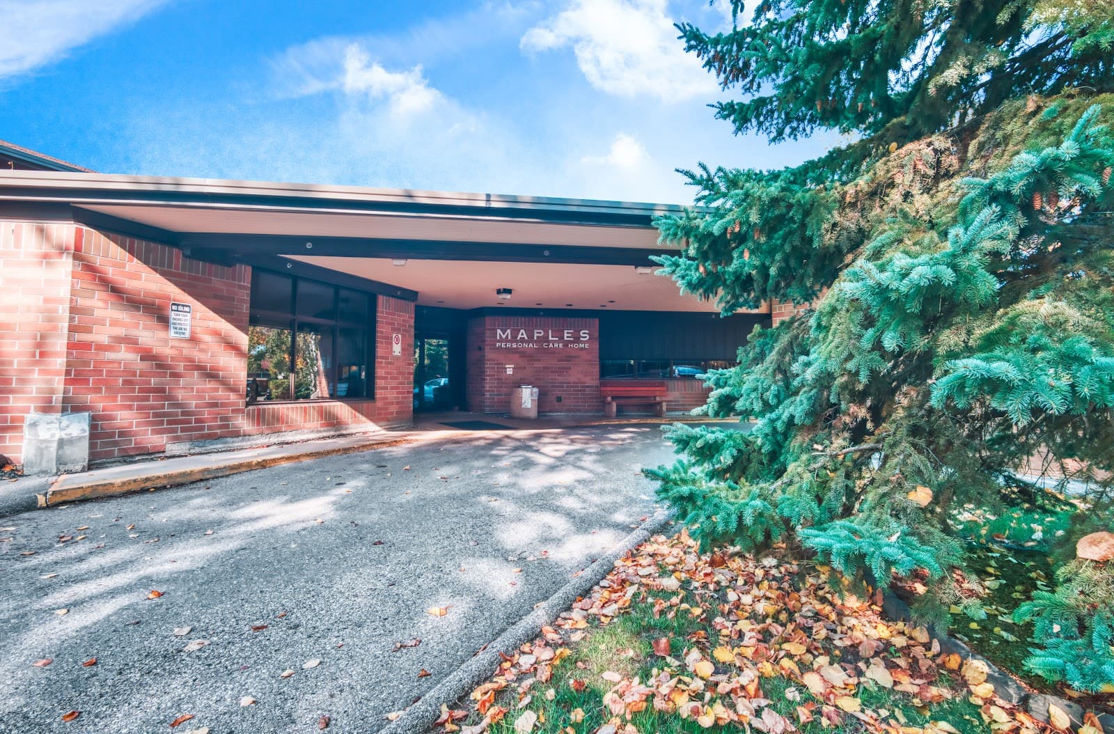 Extendicare Maples Long-Term Care Home photo 2