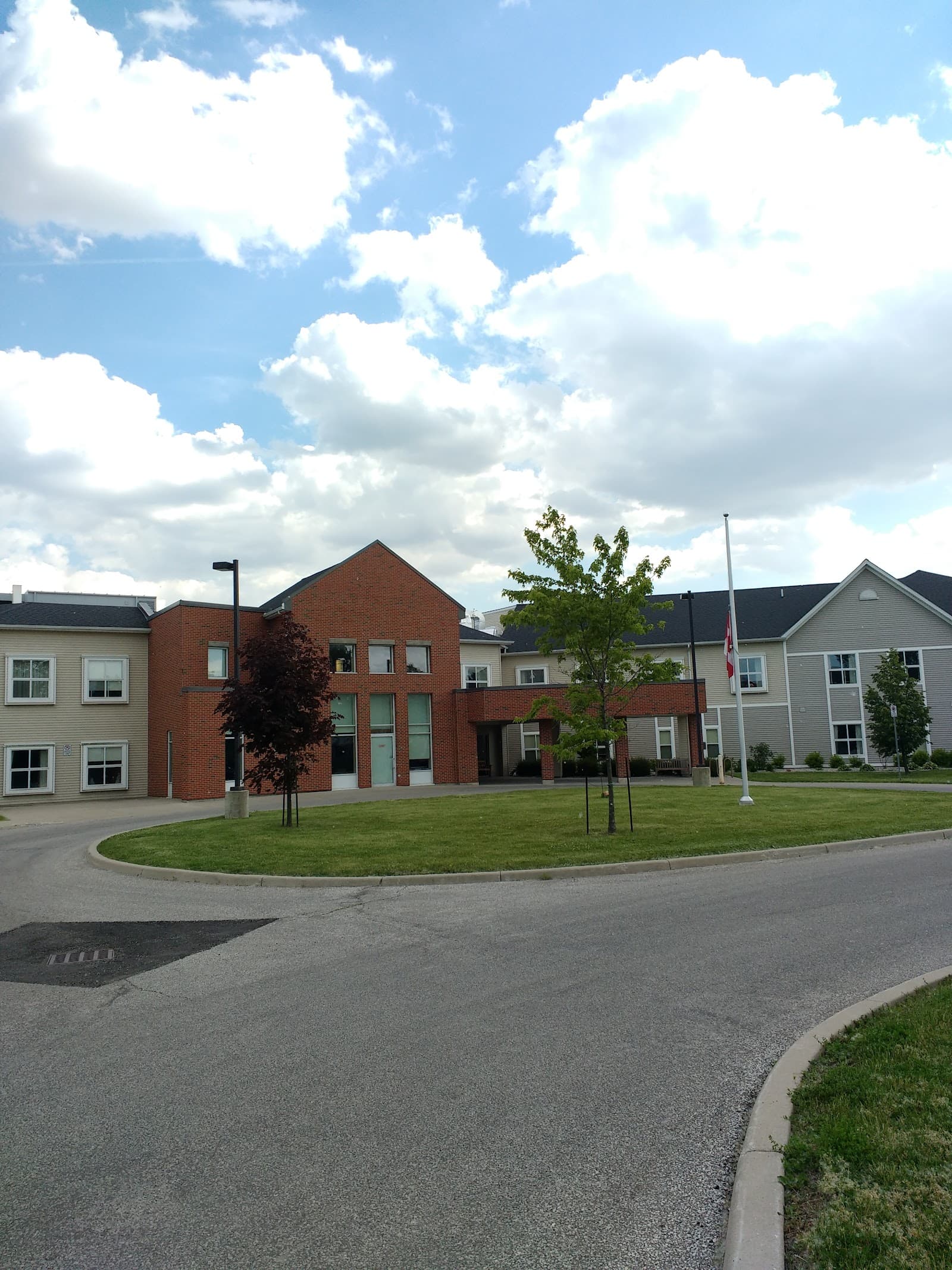 Extendicare Riverside Place Long-Term Care Home photo 3