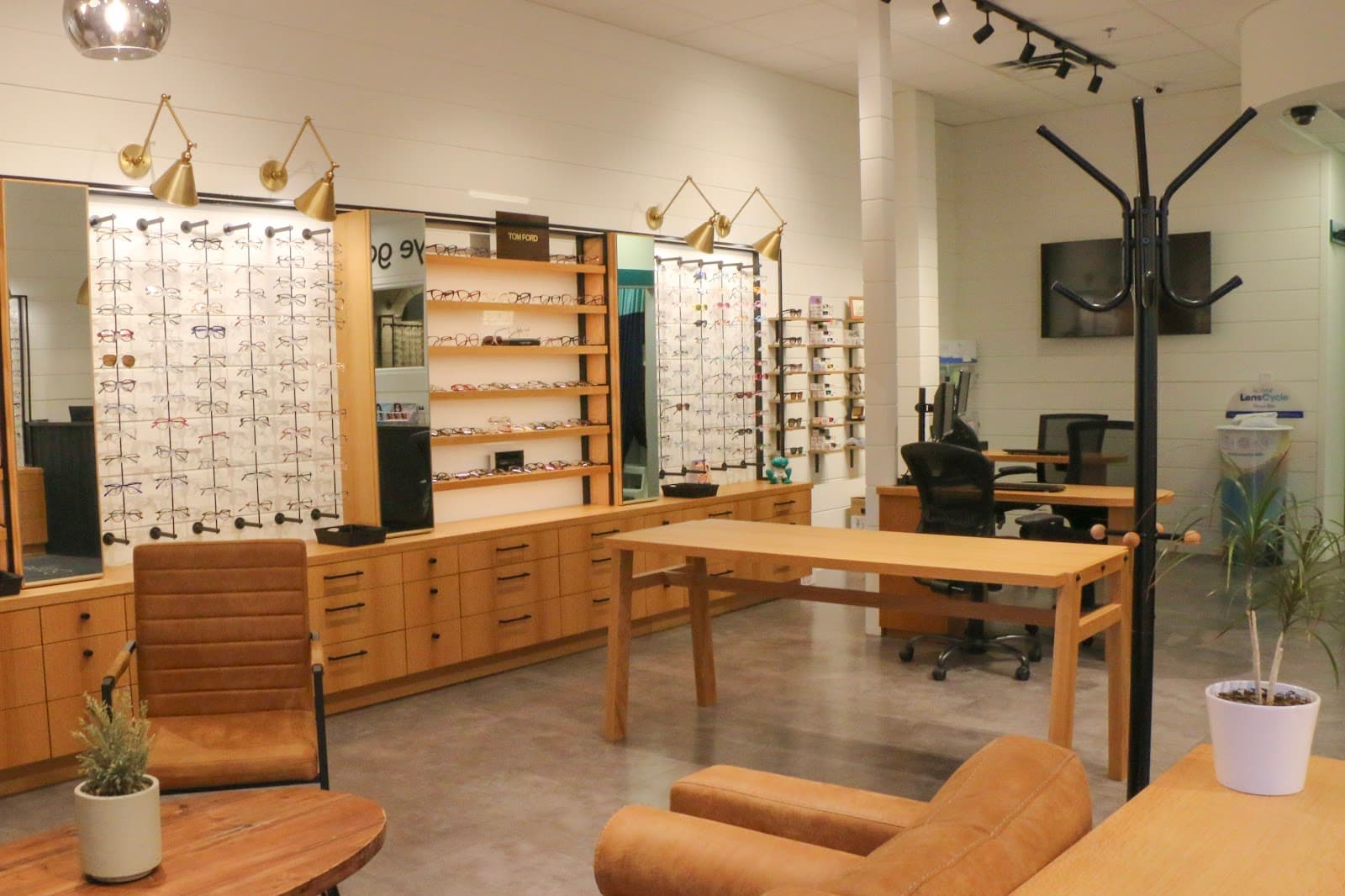 Eye Gallery photo 2