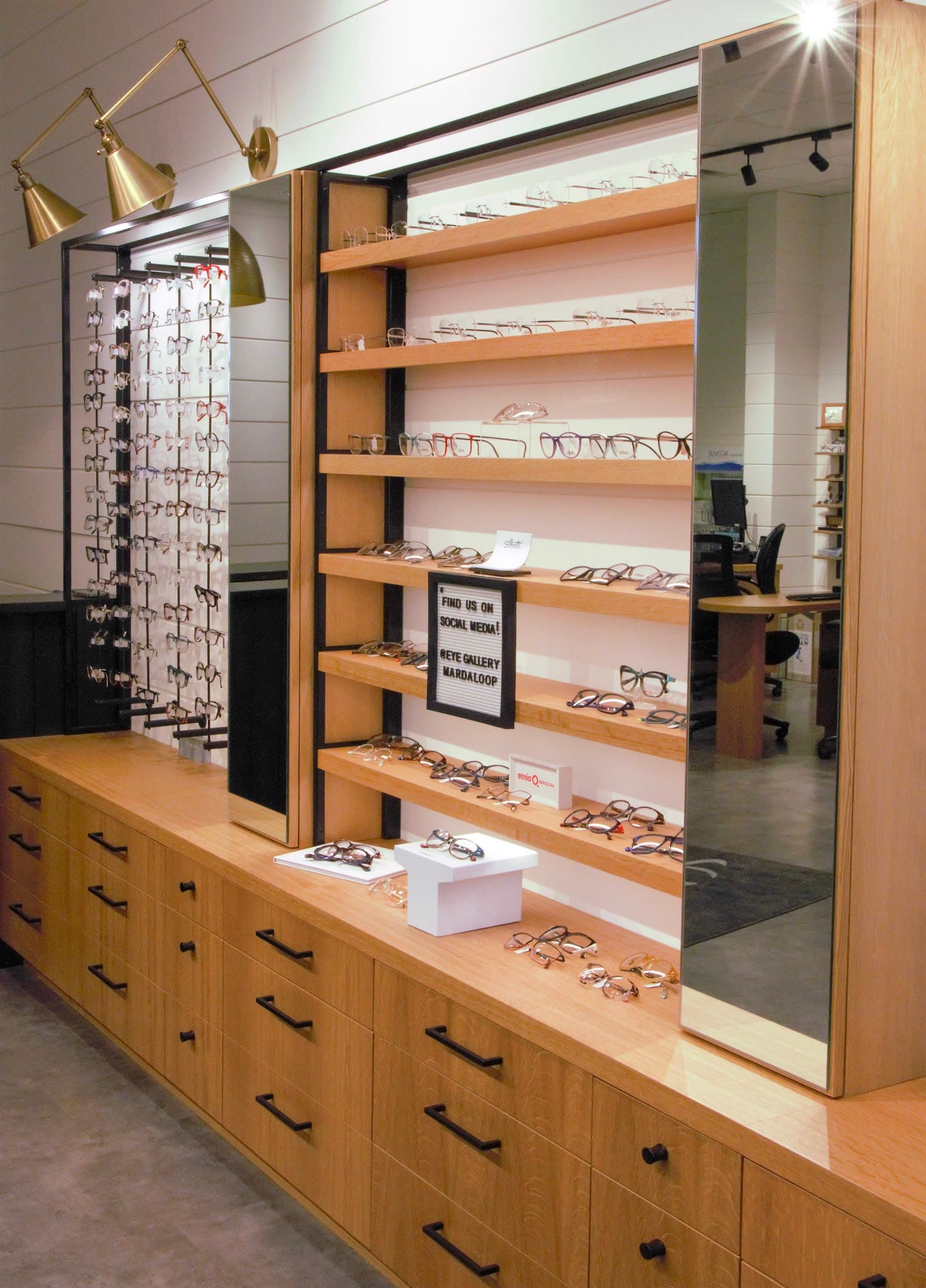 Eye Gallery photo 5